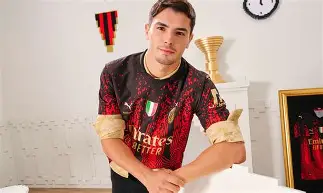 雷火娱乐网站-包含AC米兰发布备战花絮；窗口期扳平良机；德甲任务艰巨；球探报告显示潜力的词条