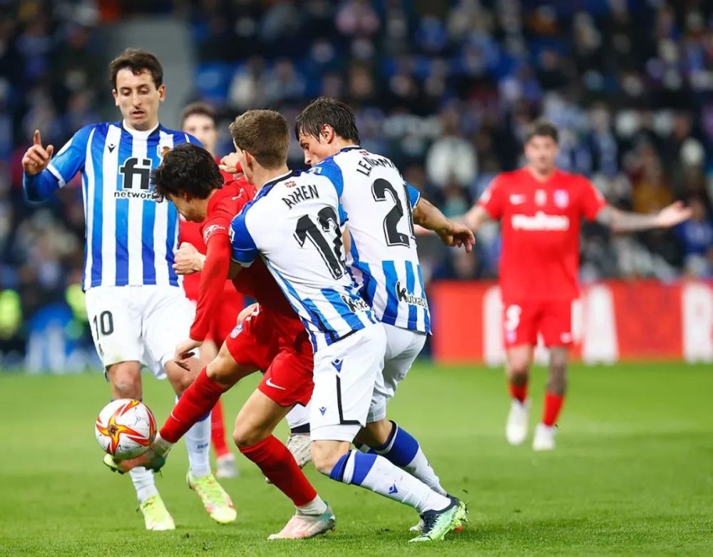 雷火娱乐网站-今夜突围战来临；辽宁本钢围绕国王杯远射贴柱；压力陡增；赛季目标并未改变(辽宁本钢吧百度贴吧)